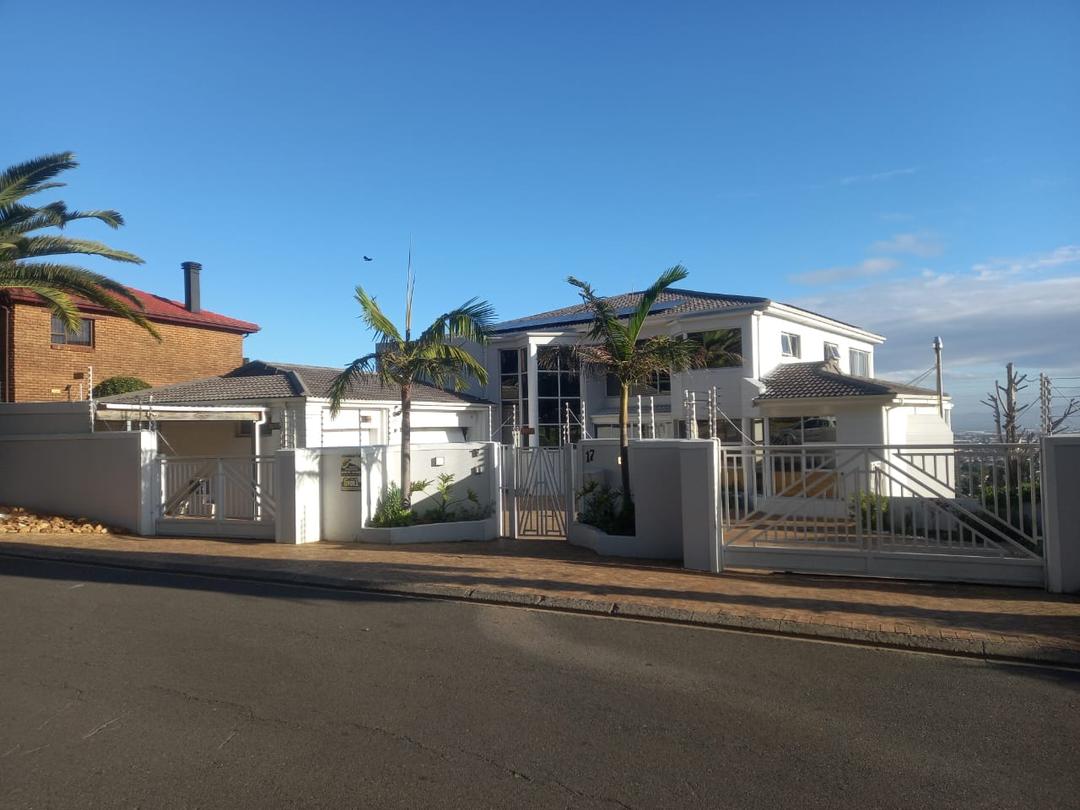 black framed eyeglasses